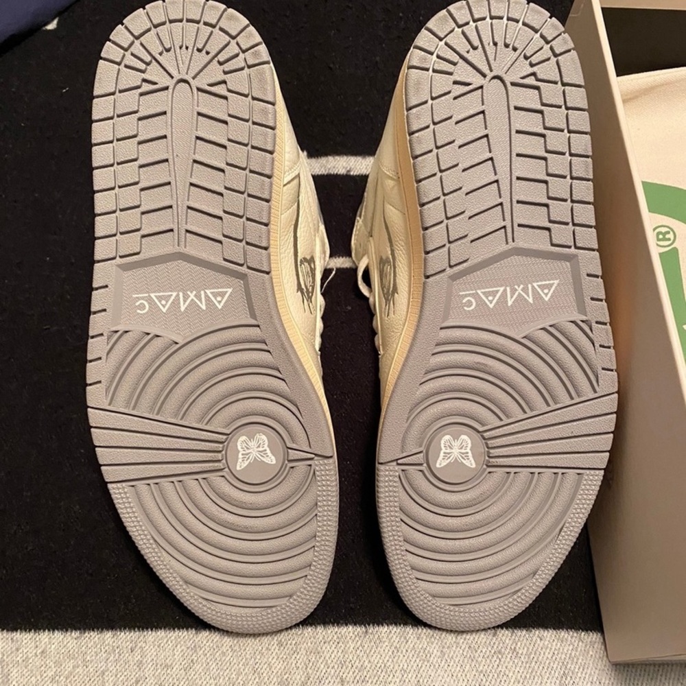 Shoes - Picture 2 of 5